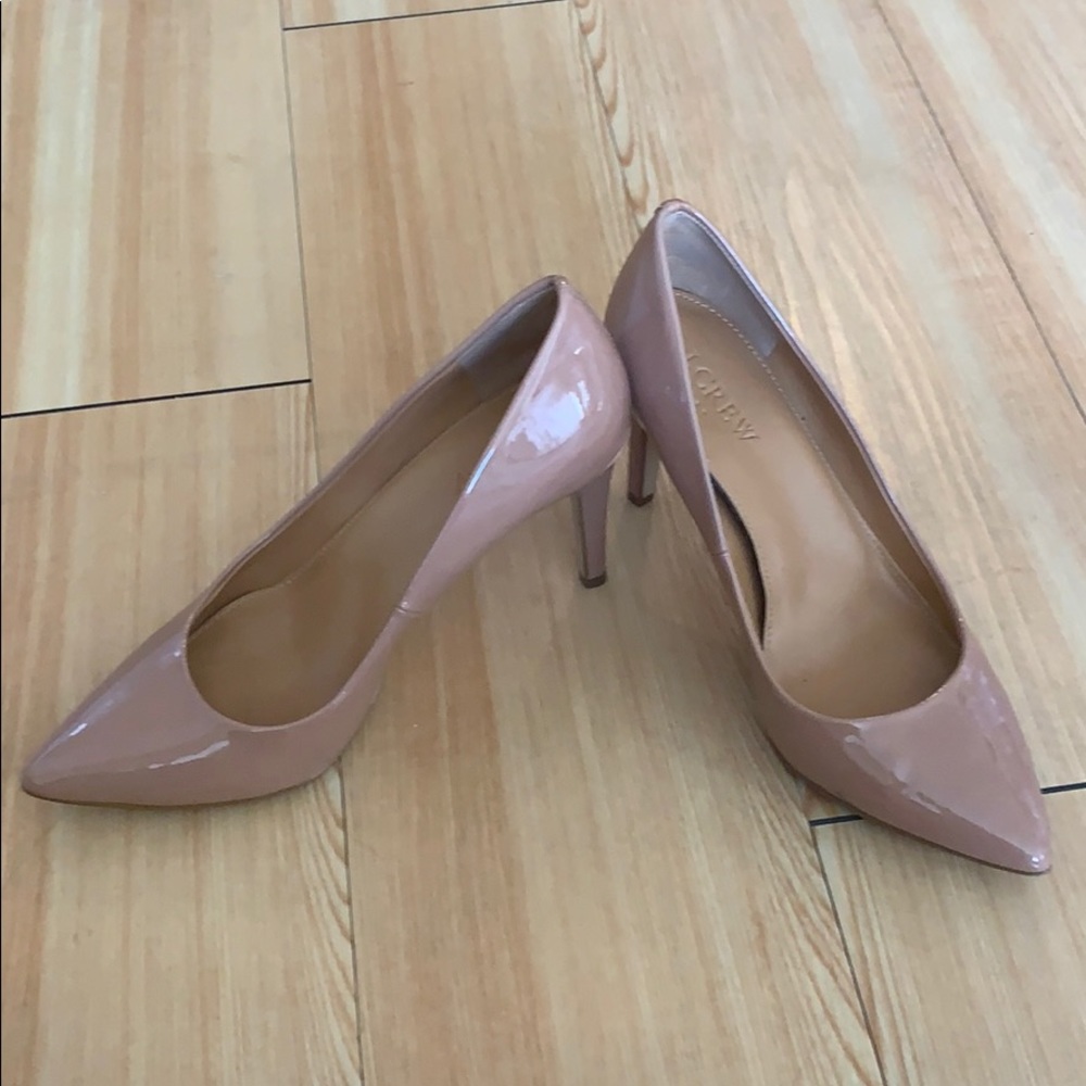 Patent leather pump crew